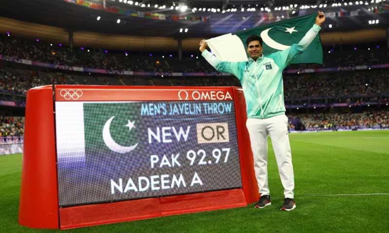 Arshad Nadeem makes history at Olympics, wins javelin gold for Pakistan