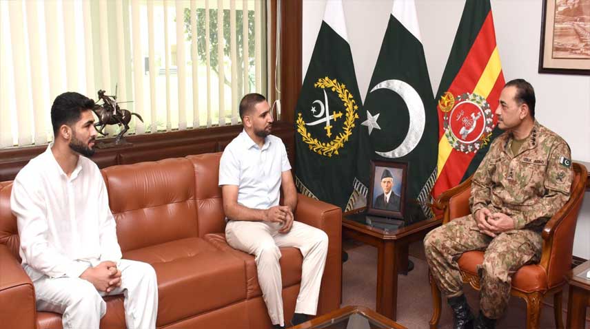 COAS commends Amir Khan, Shahzaib Rind's phenomenal feats in combat sports