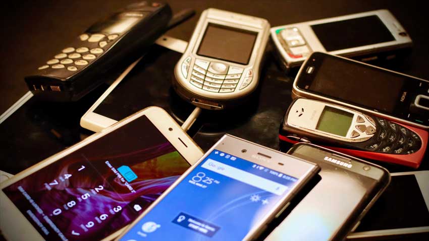 Global mobile phone use to hit record 3.25 billion: Will now prices go up?