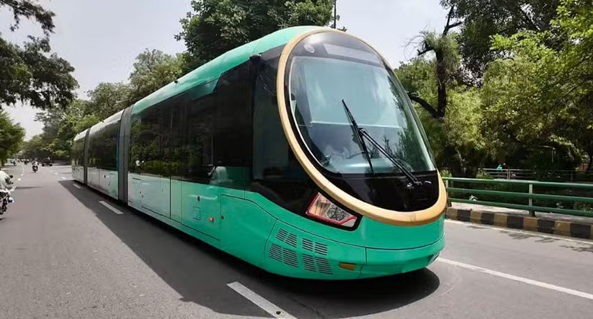 Maryam Nawaz unveils electric tram for Faisalabad, Gujranwala File Photo