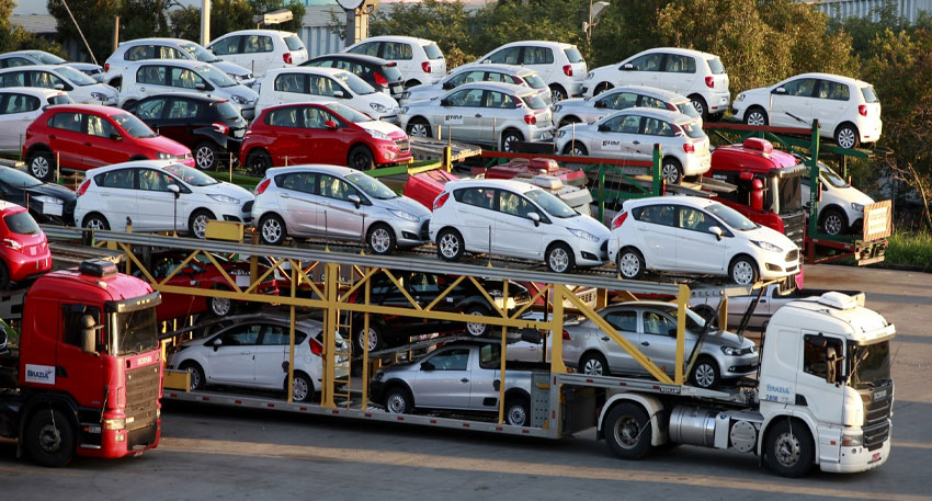 Govt imposes 40% extra duty on import of 5-year-old cars