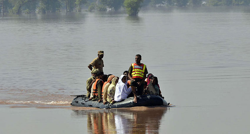 Hafizabad villages submerged as Chenab River protective dyke breached File Photo