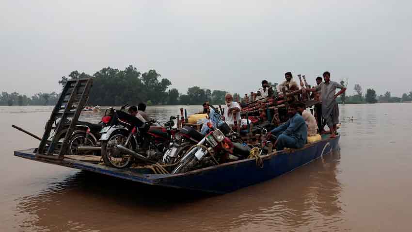 War then water: Pakistan’s border villagers face back-to-back evacuations Residents travel with their belongings on a boat as they head towards higher ground, following the monsoon rains and rising water level of the Sutlej River, in Chanda Singh Wala village near the Pakistan-India border in Kasur August 29, 2025. Reuters