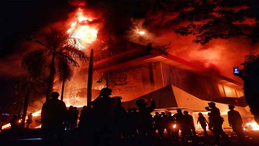 Indonesia on fire: Why protesters are setting parliament buildings ablaze Indonesia on fire: Why protesters are setting parliament buildings ablaze