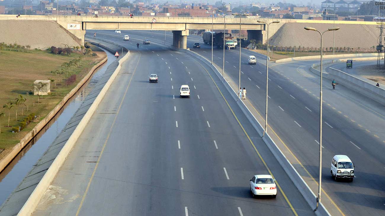 Motorway reopens for traffic after visibility improves