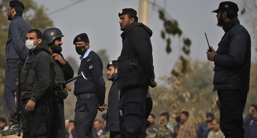 Five police officers were injured when terrorists launched a strike on a checkpost in Bannu on Thursday. File Photo