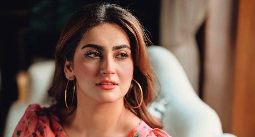 Hiba Bukhari’s ‘Okay Bye’ post sparks fans attention