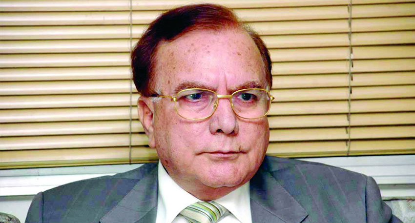 Former Punjab chief minister Mian Manzoor Ahmad Wattoo died in Lahore. File photo