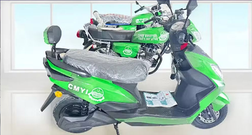 Maryam Nawaz  announces 100,000 electric bikes for students