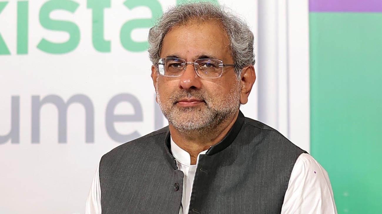 Shahid Khaqan supports Imran Khan, questions jail meeting ban. File photo