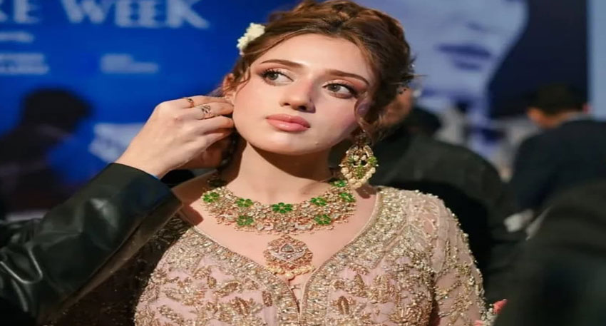 Jannat Mirza at Bridal Couture Week ramp walk stage