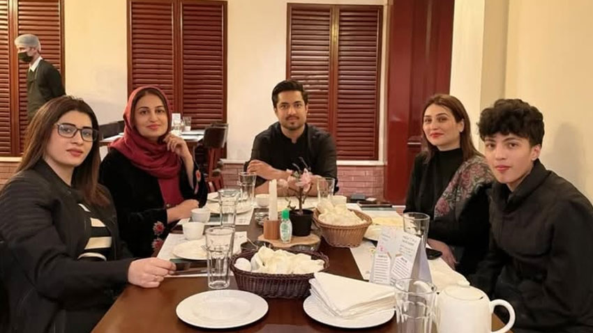 Iqrar Ul Hassan spotted dining out with his three wives and son