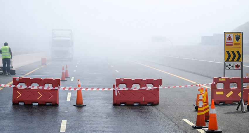 Dense fog shuts major motorways across Pakistan, travel advisory issued