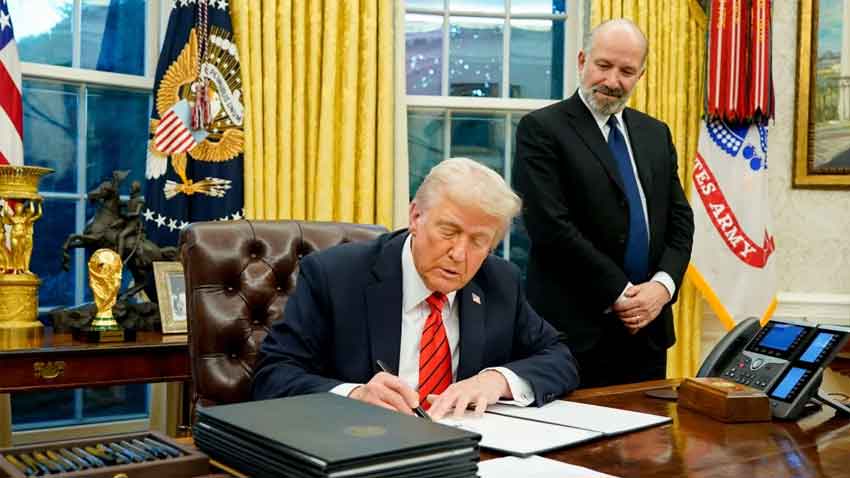 Trump imposes 25% tariffs on aluminum and steel imports