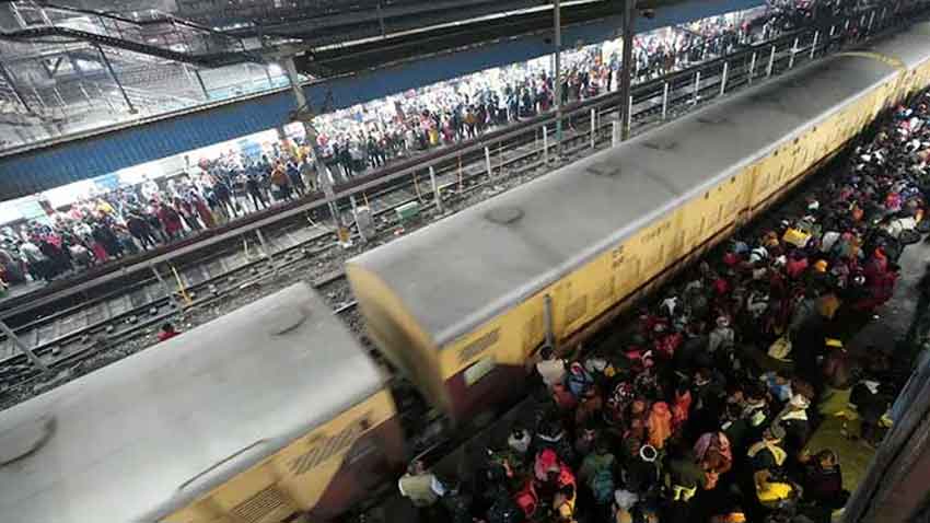 At least 15 dead in stampede at New Delhi railway station, says Chief Minister 