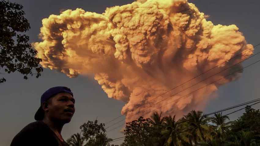 24 flights canceled as Indonesia volcano sends ash 18 km into sky