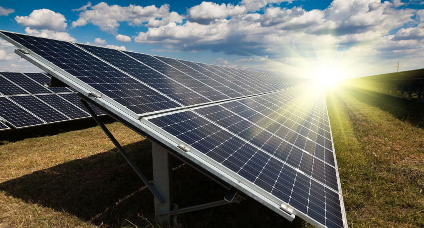 Solar Panel prices drop in Pakistan amid net metering policy shifts File Photo