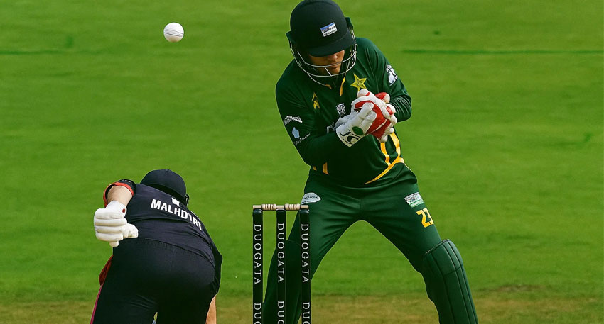 Kamran Akmal familiar fumble goes viral Kamran Akmal familiar fumble goes viral