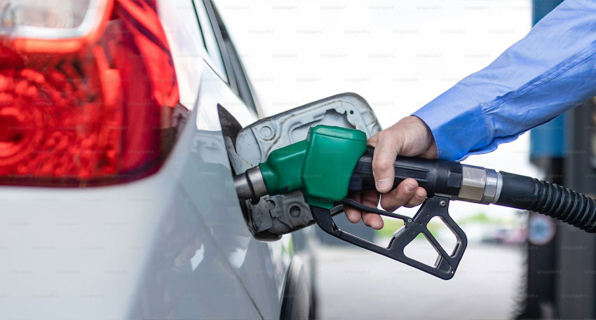 Petrol prices in Pakistan likely to drop on this date File photo