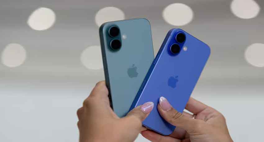 Apple mulls iPhone price hike but wants to avoid blame game