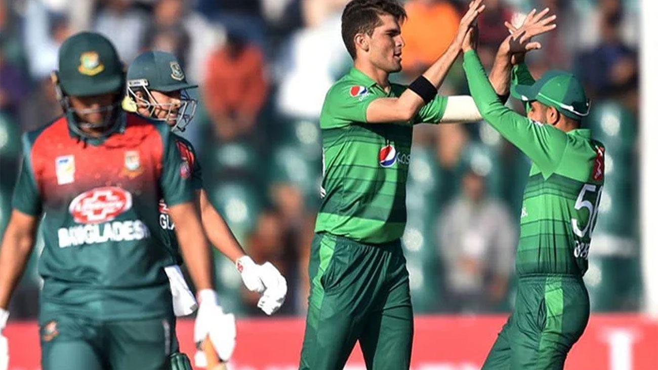 Bangladesh Cricket team’s visit to Pakistan still in doubt Pakistan and Bangladesh cricket players during a T20 match, Pakistani players celebrating a wicket