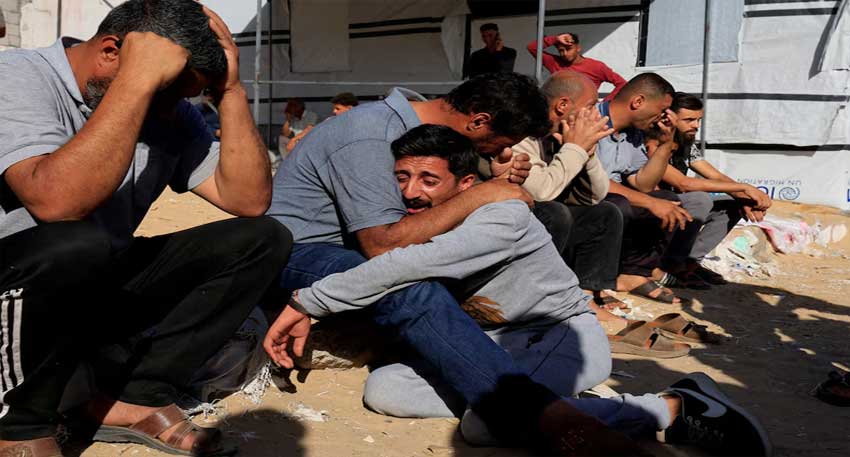 Israeli strikes kill 30 in Gaza, including rescue service official and local journalist File Photo