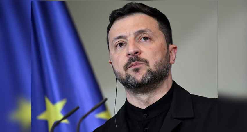 Zelenskiy accuses Russia of 'another deception' by holding back peace memorandum File Photo