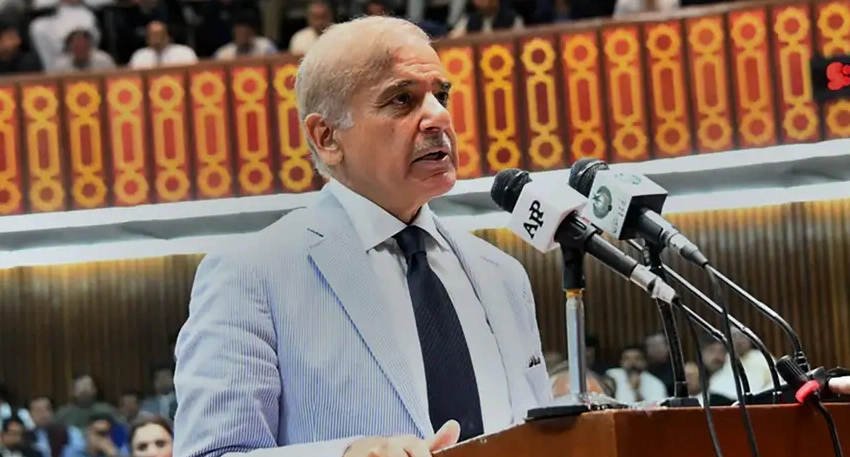 PM Nawaz Sharif in parliament