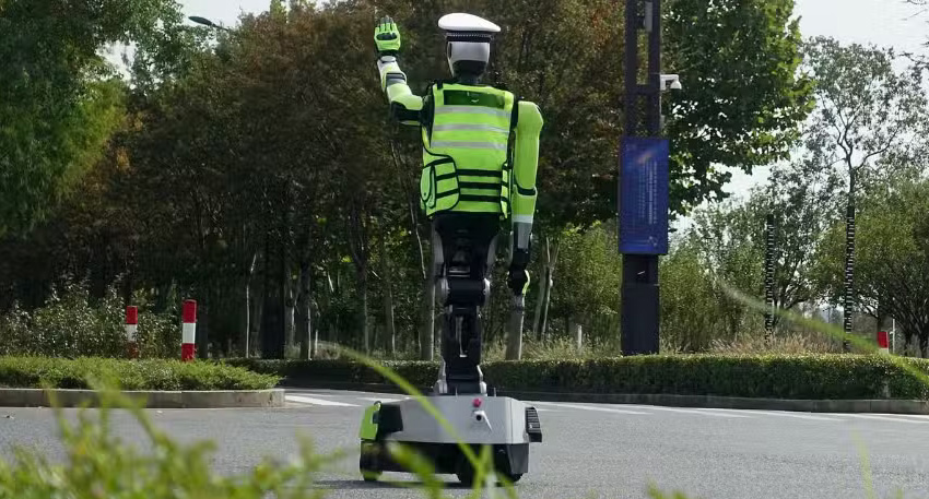 Rrobotic vehicles for traffic control in Karachi