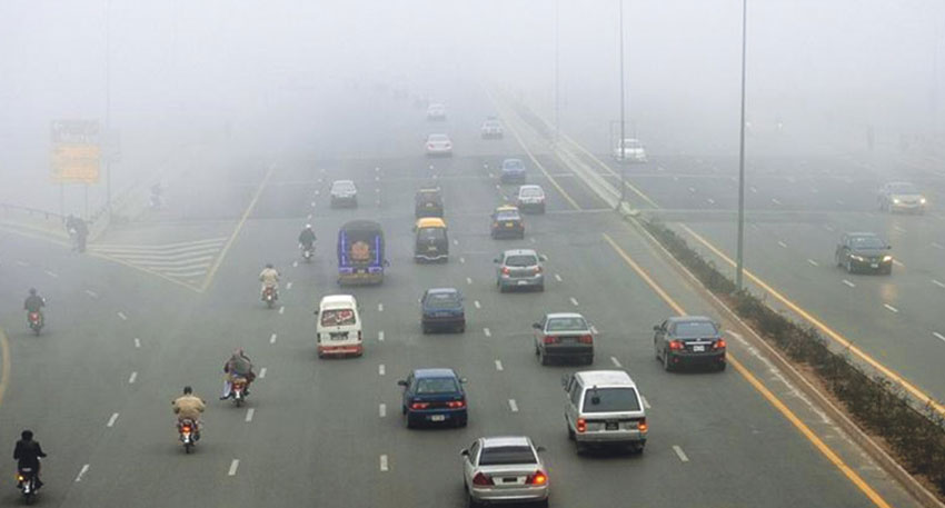 Heavy fog forces closure of M-1 motorway