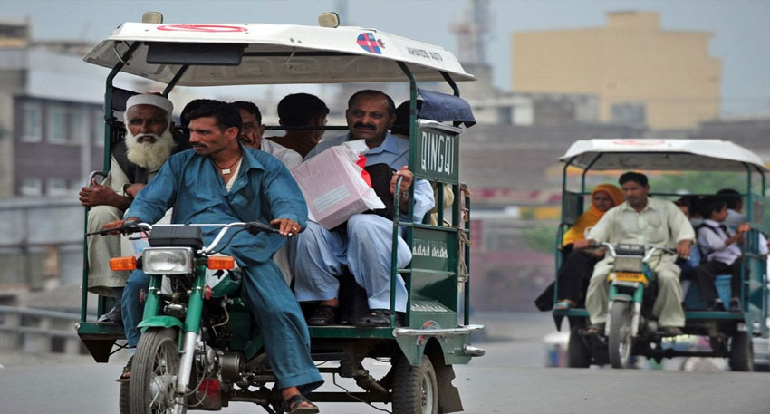 Punjab bans petrol motorcycles and rickshaws to fight smog