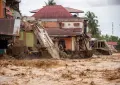 Southeast Asia flood deaths reach 321; Sri Lank cyclone kills 46