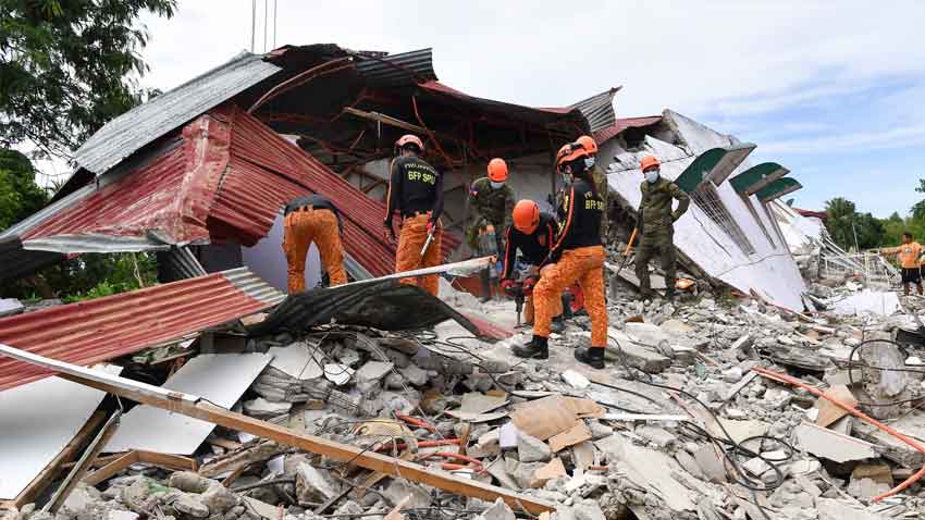Seven dead as Philippines shaken by twin earthquakes, tsunami warning up Deadly earthquake hits Philippines. Al Jazeera