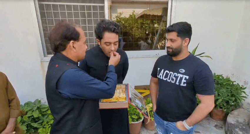 Sialkot boy Shafay Ijaz secures first position in CSS 2024 Shafay Ijaz celebrates CSS success with family at home