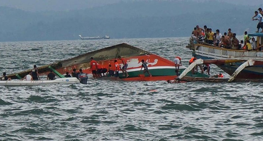 Nigeria boat sinks, 60 dead, dozens still missing File Photo