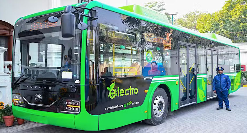 Maryam Nawaz finalizes plan for free bus service with 1,000 PSVs in Punjab