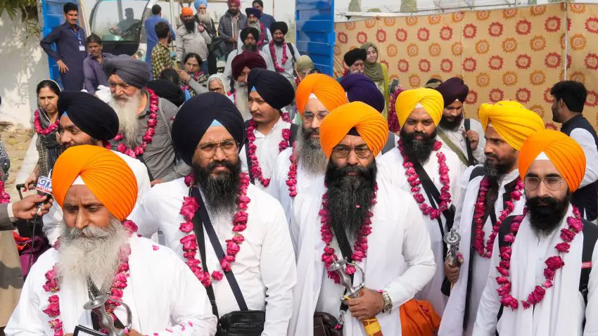 Sikh pilgrims arrive in Pakistan for Vaisakhi festival. File photo