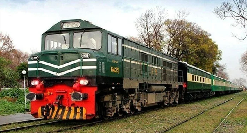 Officials review upgrades at Lahore Railway Station during railway restoration initiative