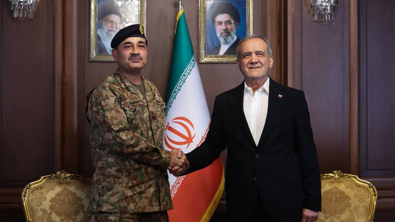 Field Marshal Asim Munir meeting Iranian President Masoud Pzeshkian. File Photo