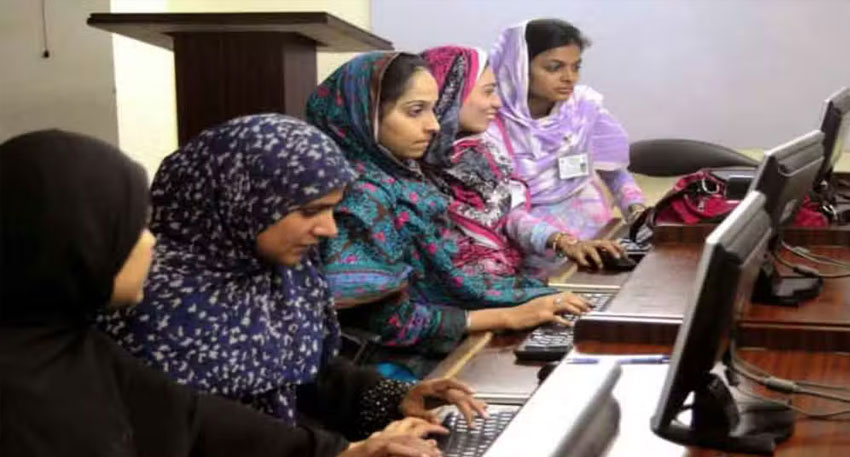 Maryam Nawaz ‘e-Learn She Earn’ program offers free training, stipend and laptops. File photo