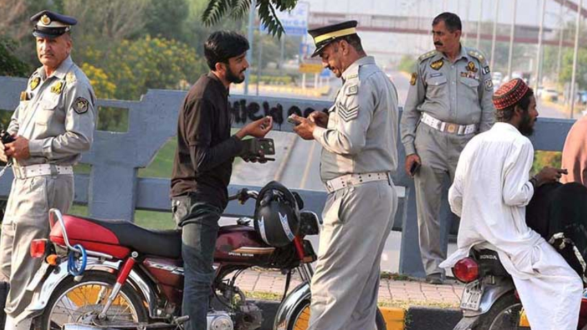 Rs2,000 fine for motorcycles without indicators. File photo