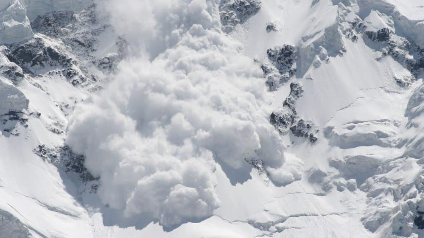 The death toll from the Broad Peak avalanche has risen to eight after rescuers recovered four more bodies. File photo