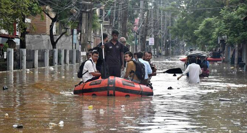 India monsoon floods kill more than 100 as landslides force thousands to flee. File photo