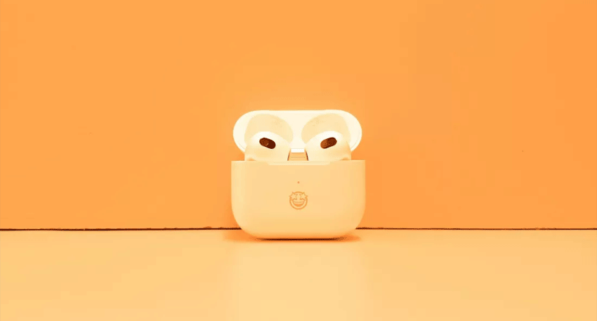 Apple camera-equipped AirPods may let Siri see your world