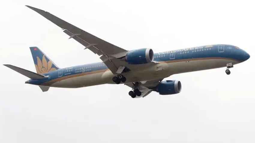 Vietnam Airlines Boeing 787 returns after technical issue following runway overrun. File photo