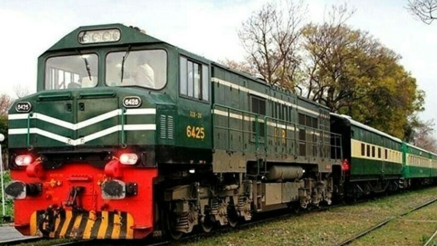Pakistan Railways to restore two more passenger trains. File photo
