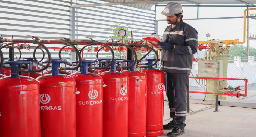 LPG prices in Karachi spiral as market rate reaches Rs370 per kg. File photo