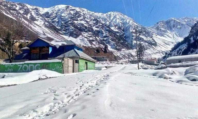 Cold wave deepens as rain, light snowfall hit Pakistan’s upper regions