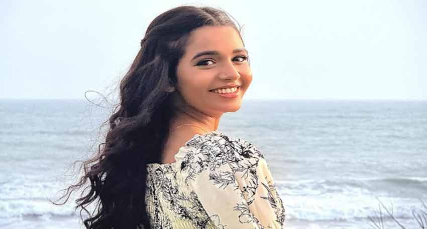 Actress Emaan Khan break up leaves fans stunned