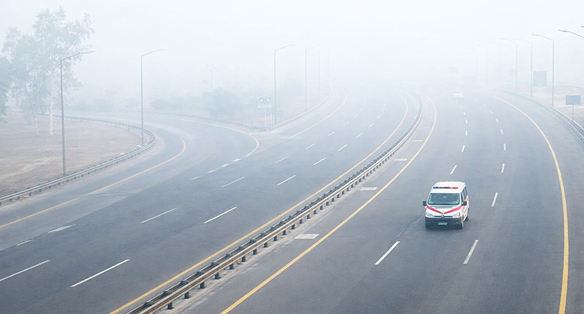 Dense fog grips Punjab again, multiple motorways closed